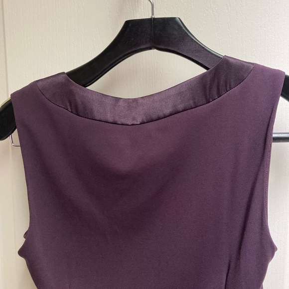 ANNE TAYLOR LOFT formal Sheath in rich plum. V-neck Ribbon trim Sidezip. Size 14 - Picture 3 of 7